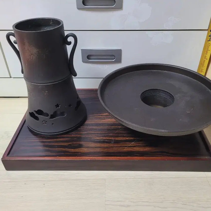 [BUNJANG] Japanese Brass Vase with Floral Engraving / 황동 우수 바다 (일본 제품)