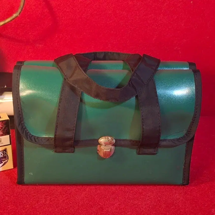 [BUNJANG] Vintage Deep Green Bag with Unique Clasp / 빈티지 가방 1점