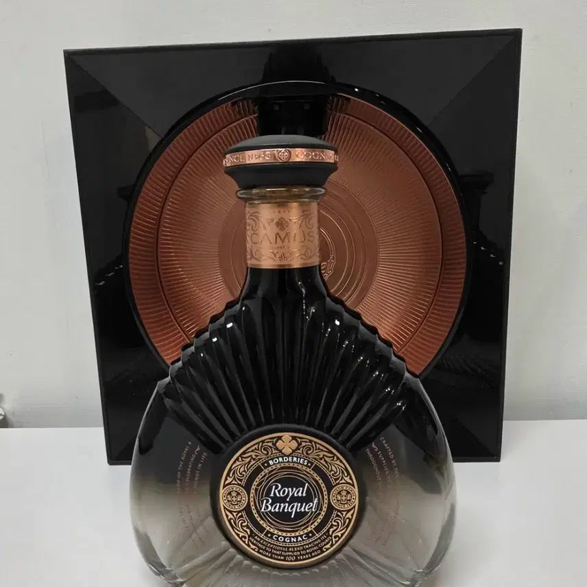 [BUNJANG] Camus XO Cognac Royal Banquet Empty Bottle with Case / 까뮤 로얄 뱅큇 꼬냑 위스키 공병