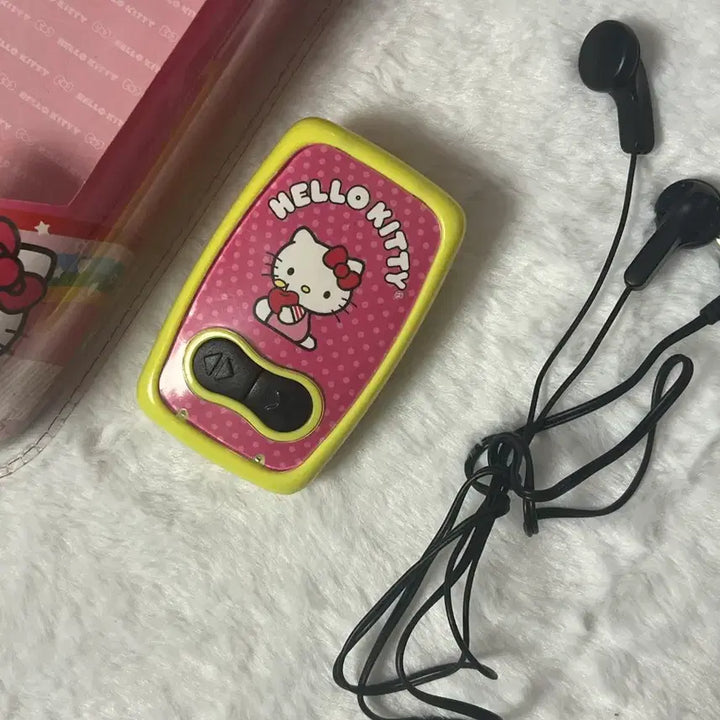 [BUNJANG] Hello Kitty 2010 Auto Scan Portable Radio / 작동O) 고전키티 헬로키티 2010년도 오토스캔 휴대용 라디오