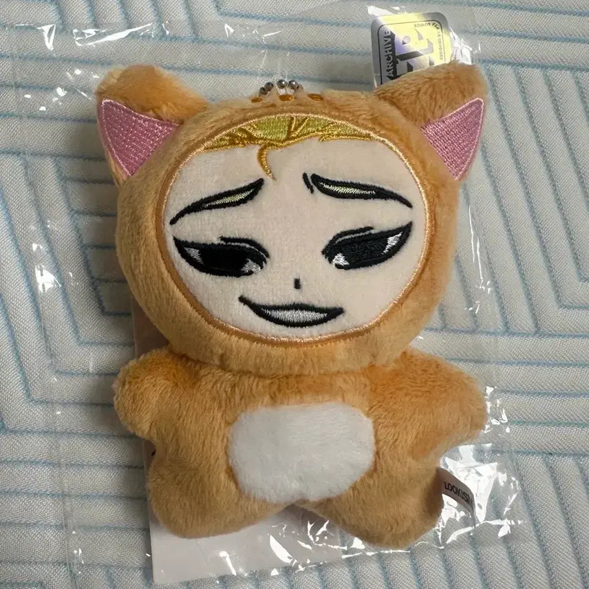 [BUNJANG] Lookism Kim Jun-goo Cat Plush / 외지주 외모지상주의 김준구 고양이 인형 굿즈
