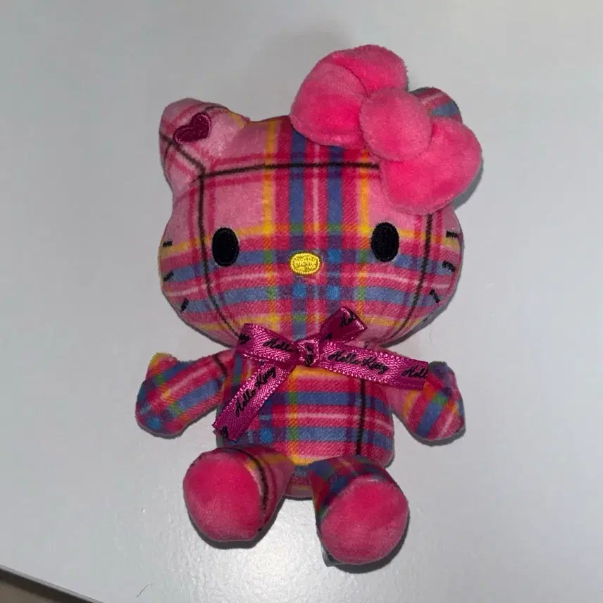[BUNJANG] Sanrio Classic Tartan Check Kitty Keychain Doll / (정품)고전 타탄체크 키티 인형 키링