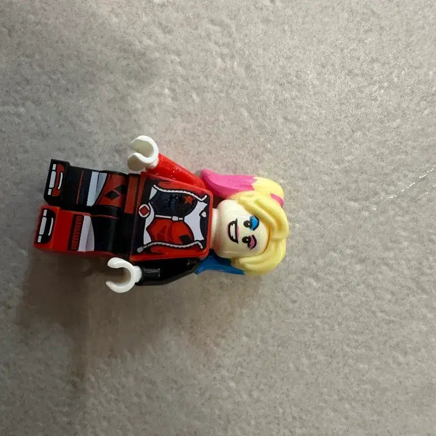 [BUNJANG] LEGO DC Batman Harley Quinn Minifigure / 레고 dc (배트맨) 할리퀸 미니피규어