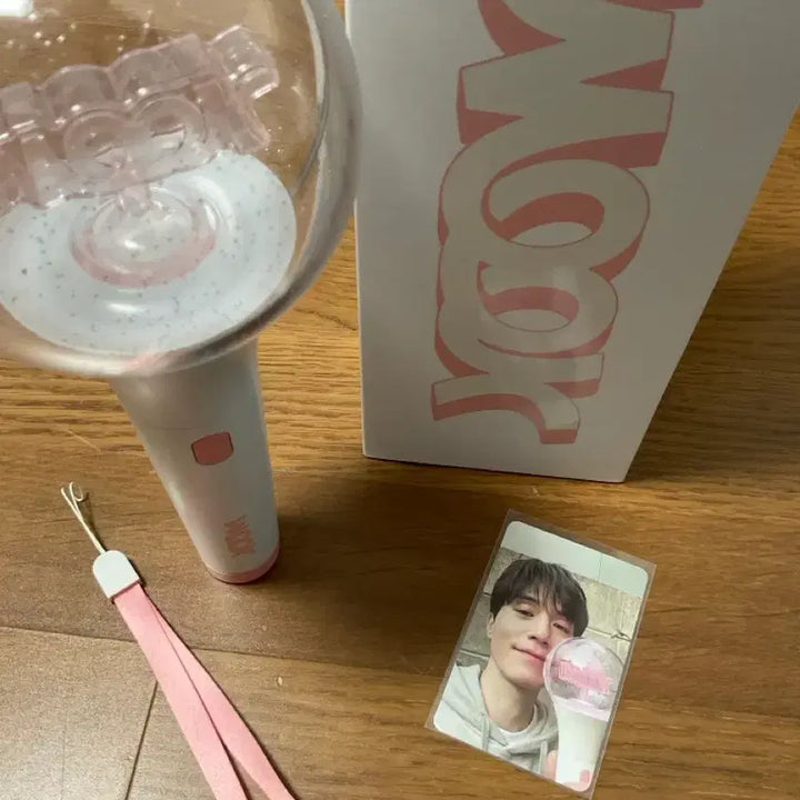 [BUNJANG] Lee Dong Wook "Wookdongi" Lightstick Bundle Set / 이동욱 응원봉 팔아요 욱동이 이동욱 포카 일괄