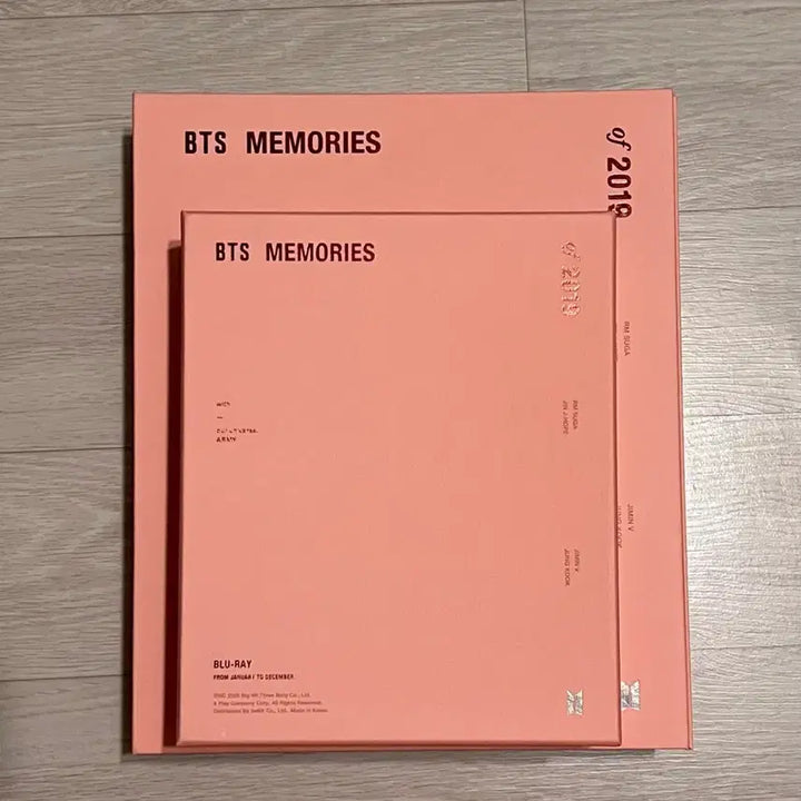 [BUNJANG] BTS 2019 Memories Blu-ray + DVD Bundle Set (J-Hope Photocard) / [일괄] BTS 방탄소년단 2019 메모리즈 블루레이(제이홉 포카) + DVD 세트