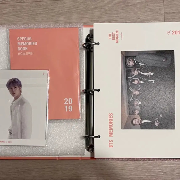 [BUNJANG] BTS 2019 Memories Blu-ray + DVD Bundle Set (J-Hope Photocard) / [일괄] BTS 방탄소년단 2019 메모리즈 블루레이(제이홉 포카) + DVD 세트