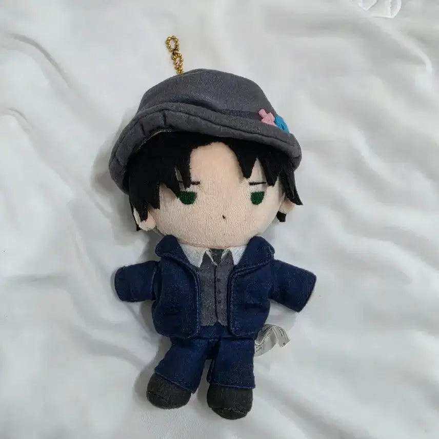 [BUNJANG] Attack on Titan x Sanrio Characters Levi Plush Doll / 진격의 거인 산리오 캐릭터즈 콜라보 무뉴구루미 리바이 인형 정품
