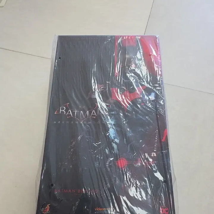 [BUNJANG] Hot Toys Batman: Arkham Knight Batman Beyond Figure / 핫토이 배트맨 아캄나이트 배트맨 비욘드 피규어