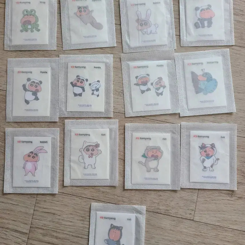 [BUNJANG] Samyang Crayon Shin-chan Stickers 13-Piece Bundle Set / 삼양 동물 짱구씰 13장 일괄