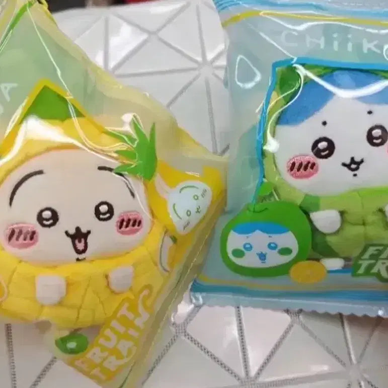 [BUNJANG] Usagi Fruit Series Mascot Plush Pouch (Strawberry, Pineapple, Watermelon) / 우사기 과일 시리즈 마스코트 누이 인형 파우치 미니소 딸기 파인애플 수박 하치와레 치이카와 먼작귀