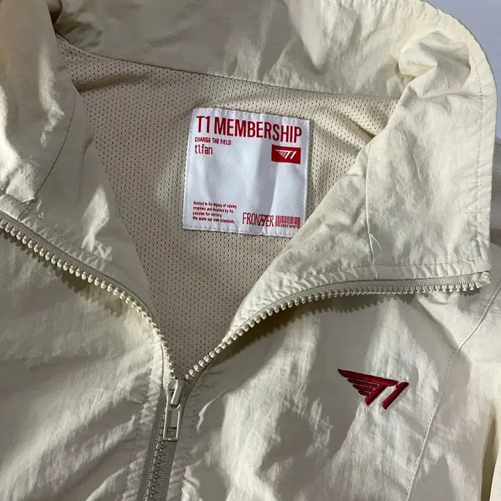 [BUNJANG] T1 Membership Limited Edition Windbreaker XL / T1 멤버쉽 한정판 바람막이 XL