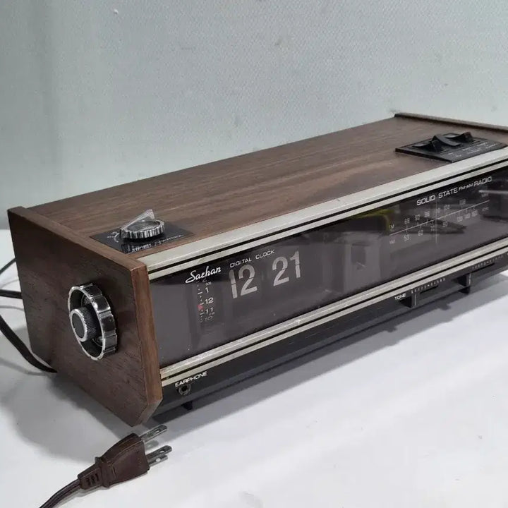 [BUNJANG] Saehan Precision Retro Flip Clock Radio RD-100A / [희귀/레트로] 새한정밀 플립시계 라디오 (RD-100A)