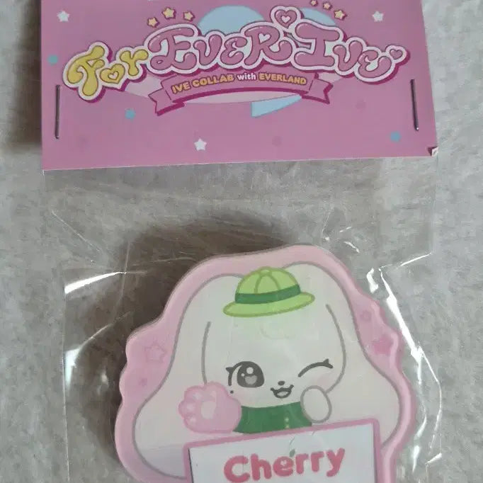 [BUNJANG] IVE Wonyoung Cherry Name Tag (Sealed) / 에버랜드 아이브 원영 체리 명찰 (미개봉)