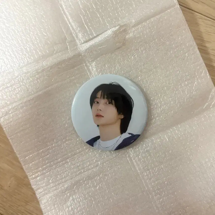 [BUNJANG] BOYNEXTDOOR Sung-ho Badge (Official Goods) / 보넥도 성호 뱃지 (공식 굿즈)