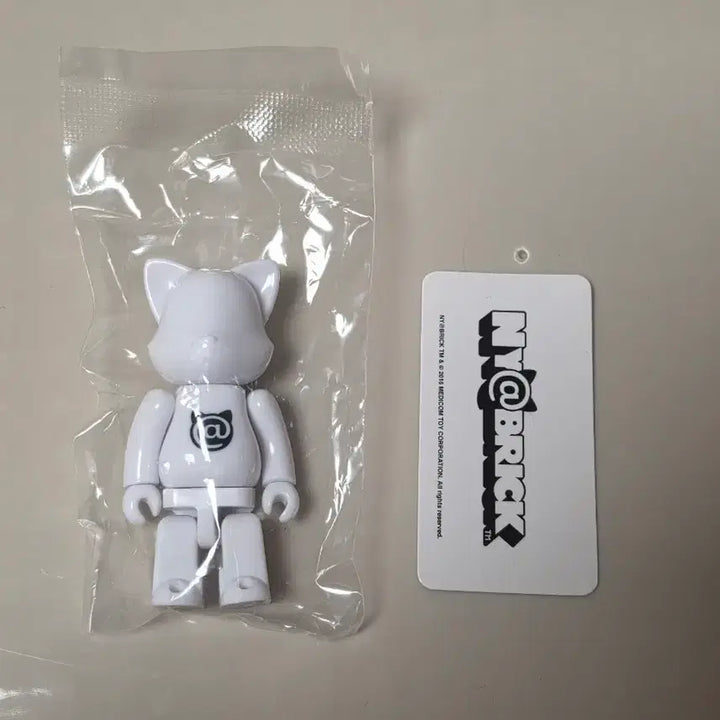 [BUNJANG] Bearbrick Series 32 SHUSH Bearbrick / 베어브릭 32탄 슈시 냐브릭