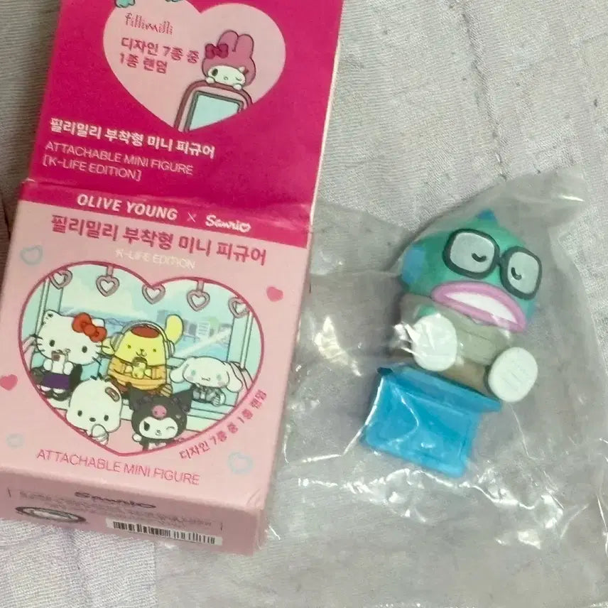 [BUNJANG] Filimili Hangyo-dong Mini Figure Sticker Type / 올리브영 필리밀리 부착형 미니 피규어 한교동 히퍼