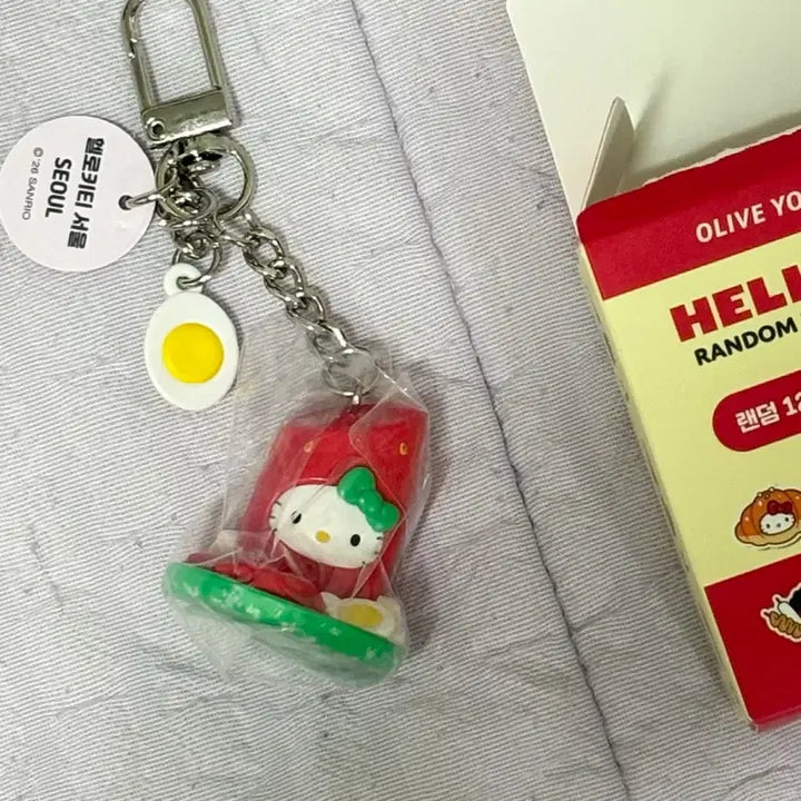 [BUNJANG] Hello Kitty Seoul Tteokbokki Random Figure Keyring / 올리브영 헬로키티 랜덤 피규어 키링 서울 떡볶이