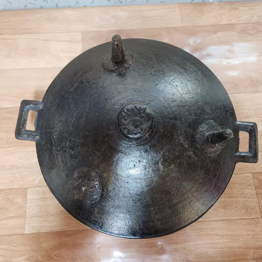 [BUNJANG] Three-Legged Cast Iron Brazier / 삼족무쇠 화로 (경기화로)