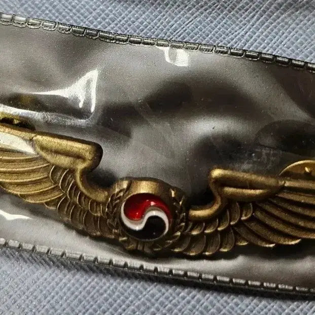 [BUNJANG] Korean Air Old Version Flight Crew Wings Badge / 대한항공 구형 운항승무원 윙뱃지