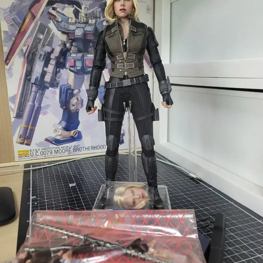 [BUNJANG] Hot Toys Black Widow (Infinity War Version) Custom Hair Sculpted Head / 핫토이 블랙위도우, 팔크 헤어 손질 헤드 (박스 X)