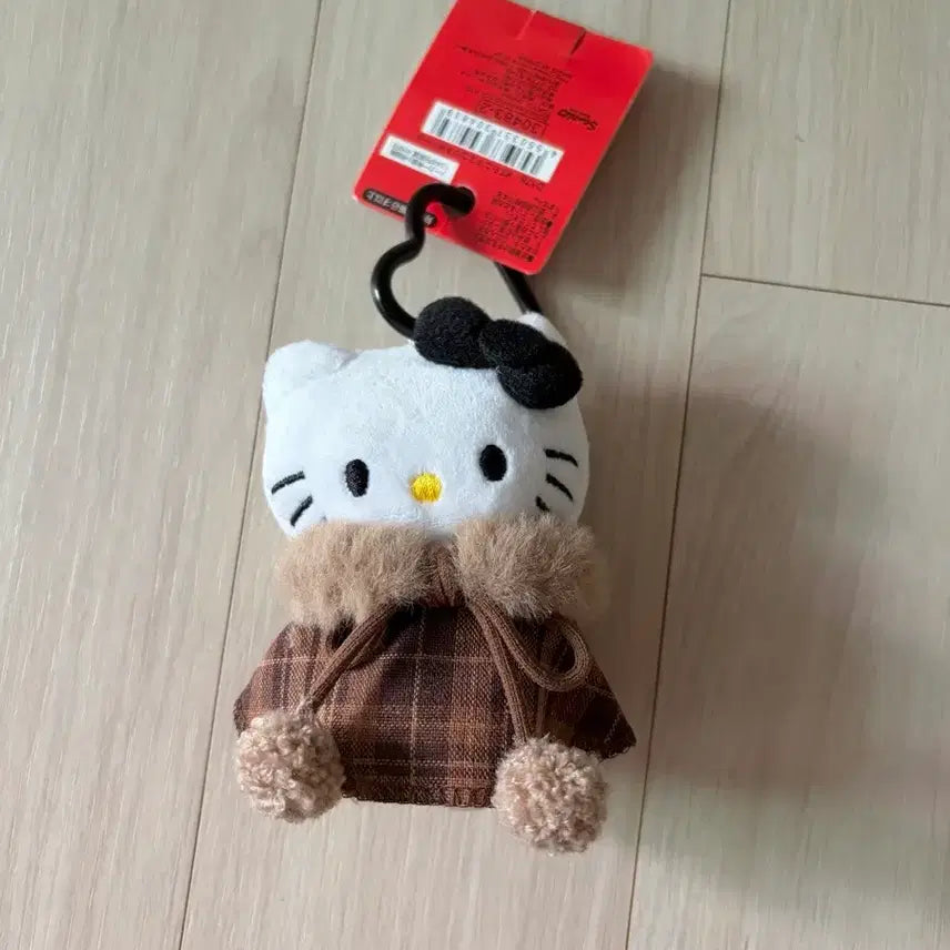 [BUNJANG] Hello Kitty Cloak Plush Keychain / 망토 키티 인형 키링
