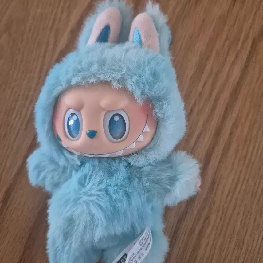 [BUNJANG] Pop Mart Labubu Doll Light Blue / 팝마트 라부부 인형 정품 라이트 블루