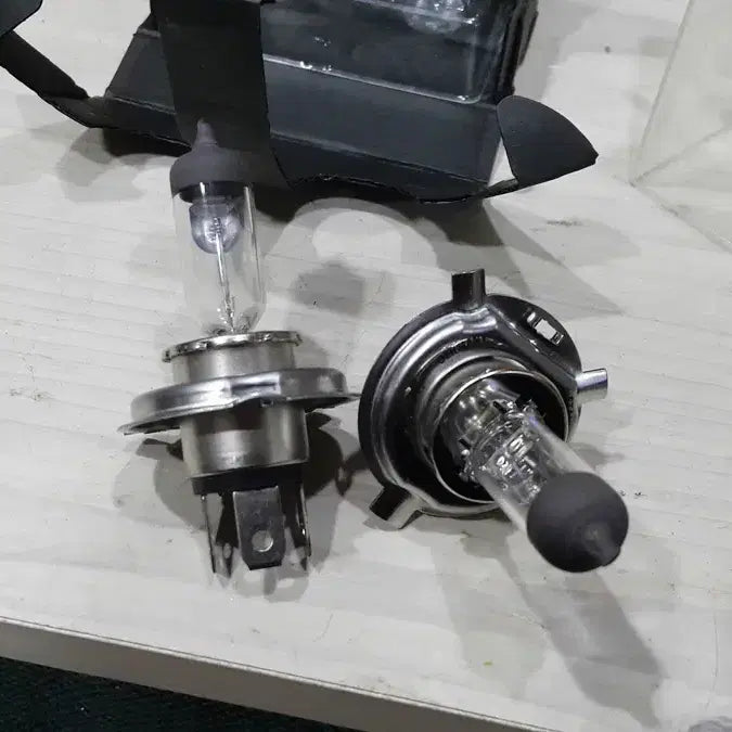 [BUNJANG] Stanley 9003 LL HB2 Halogen Headlight Bulb / 미사용 차량용 독일산 할로겐 라이트