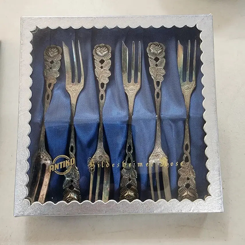 [BUNJANG] Hildesheimer Rose Antiko 100 Silver-Plated Dessert Fork Set (6 Pieces) / 독일 힐데스하이머 로즈(Hildesheimer Rose)  안티코 100(Antiko 100) 은도금 디저트 포크 6인조 세트에 90000원