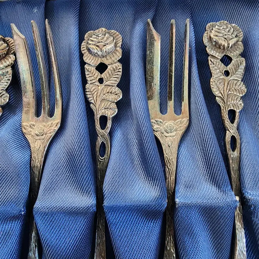 [BUNJANG] Hildesheimer Rose Antiko 100 Silver-Plated Dessert Fork Set (6 Pieces) / 독일 힐데스하이머 로즈(Hildesheimer Rose)  안티코 100(Antiko 100) 은도금 디저트 포크 6인조 세트에 90000원