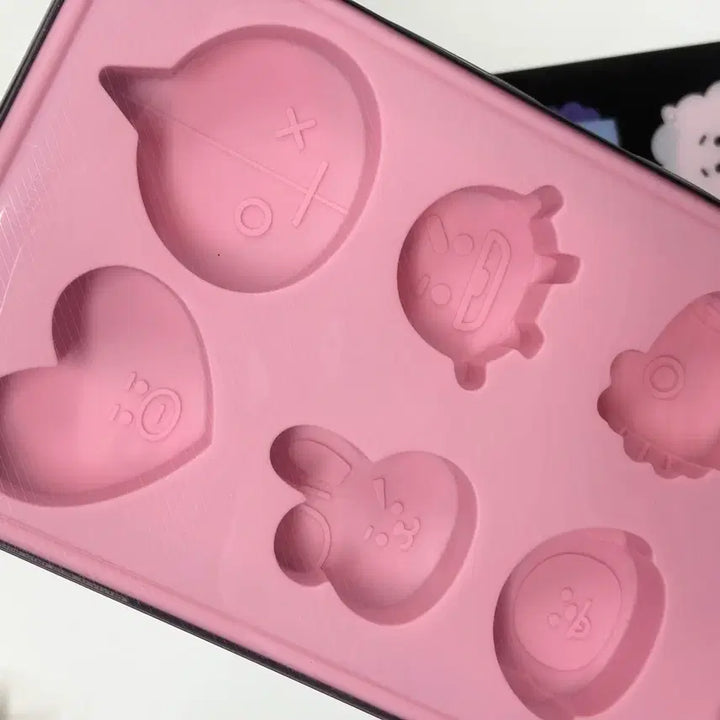 [BUNJANG] BTS BT21 Paris Baguette Silicone Mold / 방탄소년단 BT21 파리바게트 실리콘 몰드