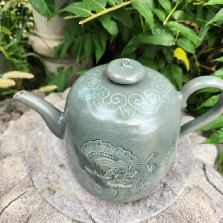 [BUNJANG] Celadon Black and White Inlaid Cloud Dragon Motif Ewer / 청자 흑백상감 운룡문주전자