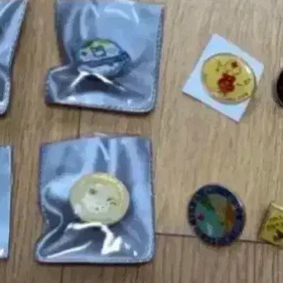 [BUNJANG] Korean Red Cross Emblem Badge Collection / Rcy뱃지 대한적십자사 뱃지