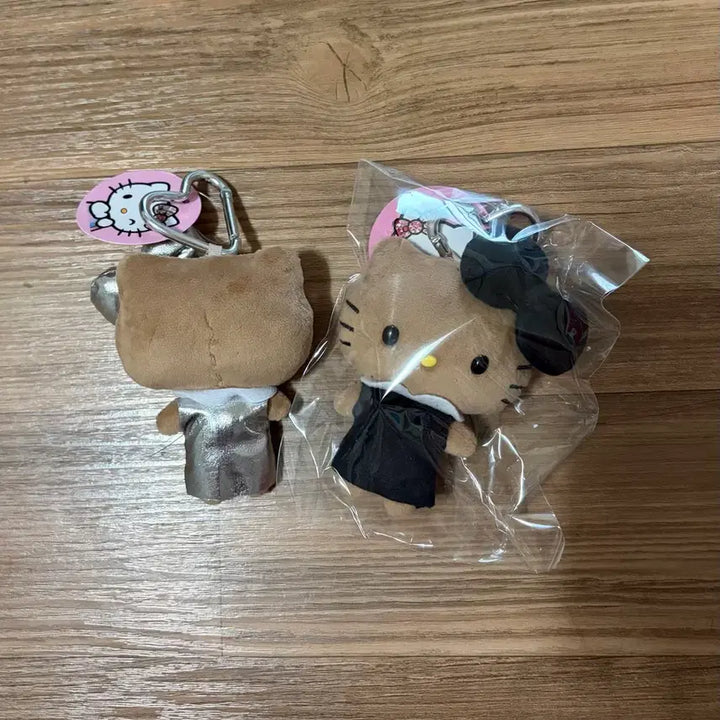 [BUNJANG] Hello Kitty &amp; Hachoo Ping Doll Keychains Bundle Set (6 pcs) / 하츄핑/태닝키티/롱다리 키티/인형키링 총 6개 일괄판매