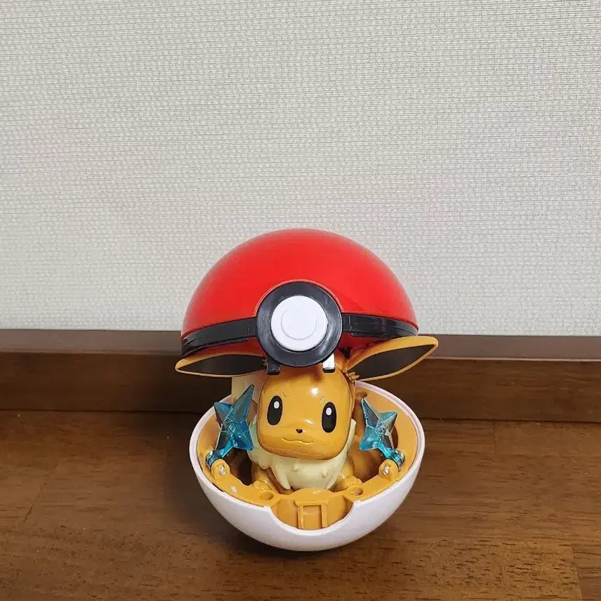 [BUNJANG] Pokemon Eevee Monster Ball Figure / 포켓몬스터 이브이 몬스터볼 피규어