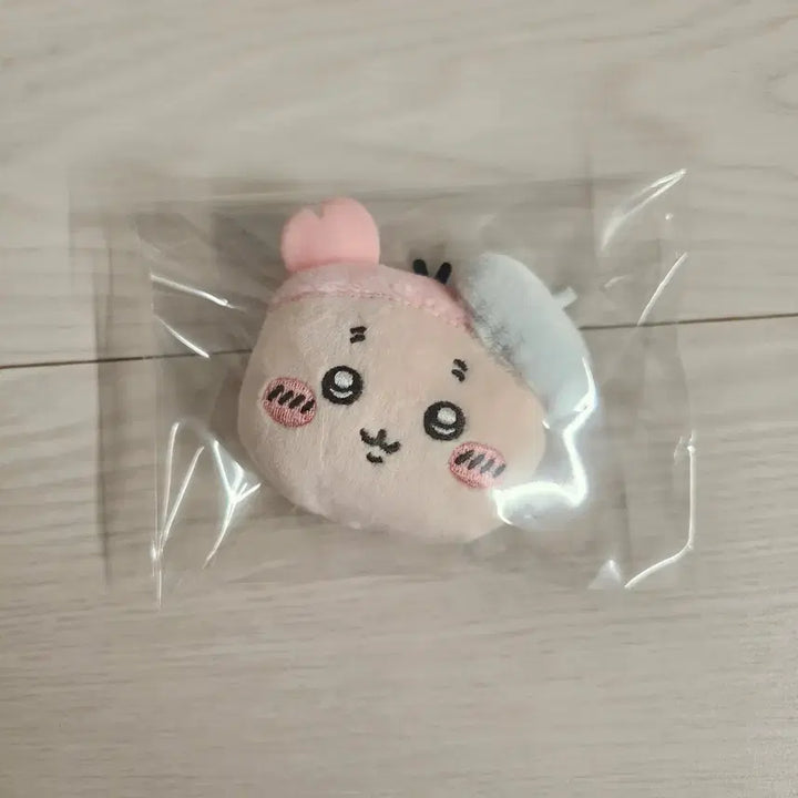 [BUNJANG] Chiikawa Kani Plush Badge / 치이카와 카니 인형 뱃지