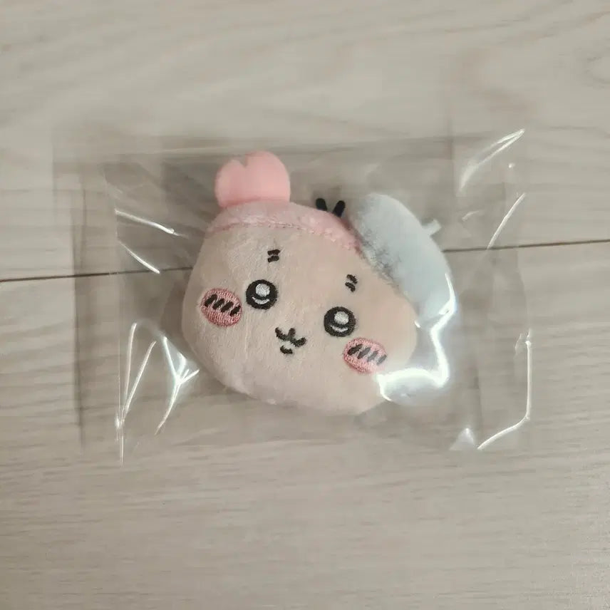[BUNJANG] Chiikawa Kani Plush Badge / 치이카와 카니 인형 뱃지