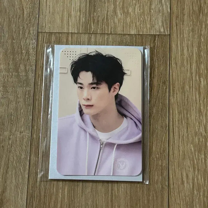 [BUNJANG] Astro Moonbin Nakedness Special Photocard / 아스트로 문빈 스페셜 포카 (네이키드니스 포카)