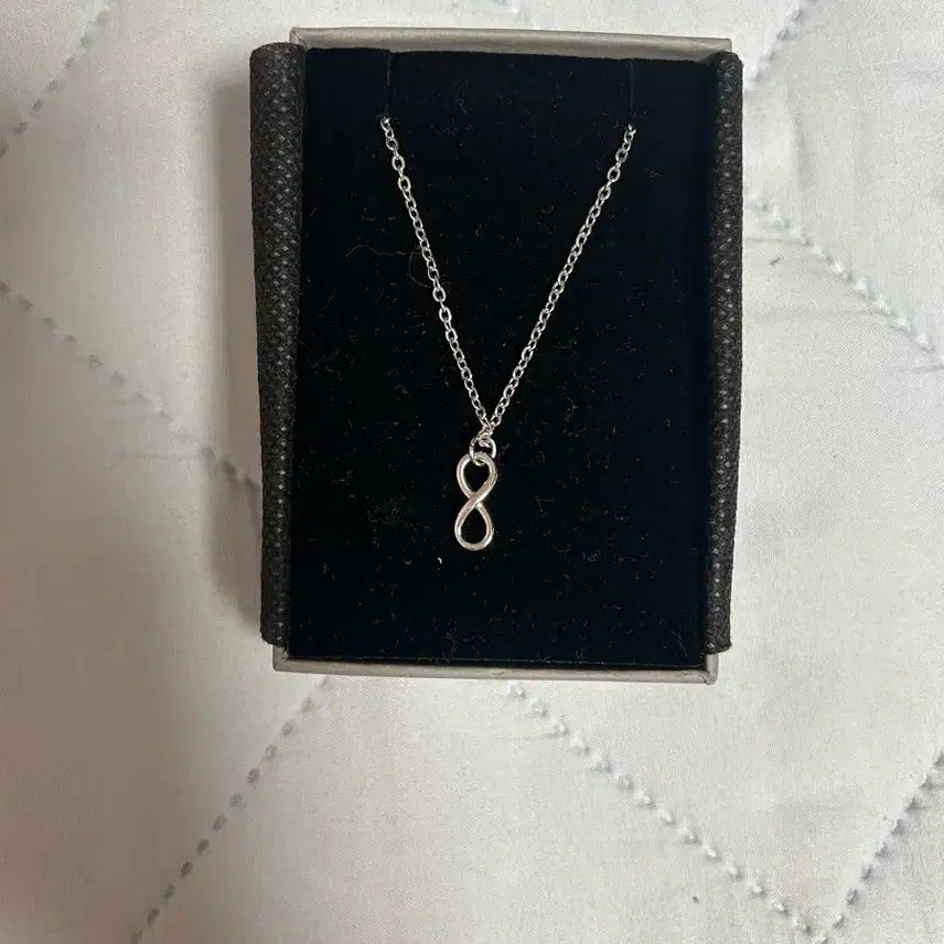 [BUNJANG] SEVENTEEN 9th Anniversary The8 Necklace / 세븐틴 9주년 목걸이 디에잇