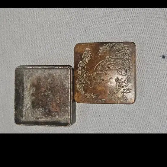 [BUNJANG] Korean Bronze Small Square Ink/Rouge Box with Pine and Arhat Motif / 노송 아래 나한문 소형 사각 동제 묵함,연지함 108g