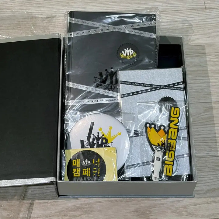 [BUNJANG] BIGBANG 4th Generation VIP Fanclub Goods Bundle Set / 빅뱅 4기 VIP 팬클럽 굿즈 (일부구성)