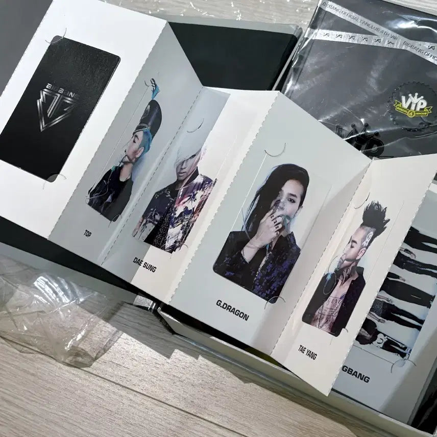 [BUNJANG] BIGBANG 4th Generation VIP Fanclub Goods Bundle Set / 빅뱅 4기 VIP 팬클럽 굿즈 (일부구성)