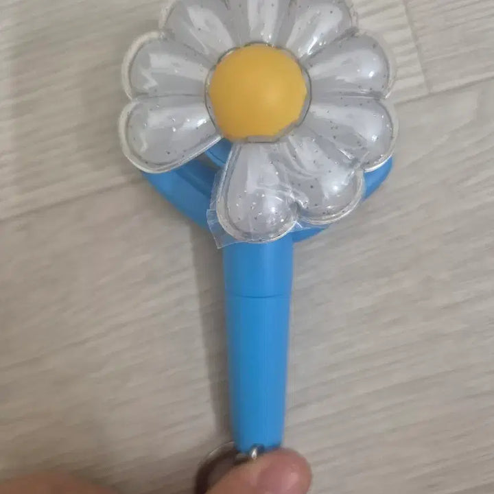 [BUNJANG] G-Dragon Lightstick Keychain Sky Blue / 지드래곤 응원봉키링 스카이블루