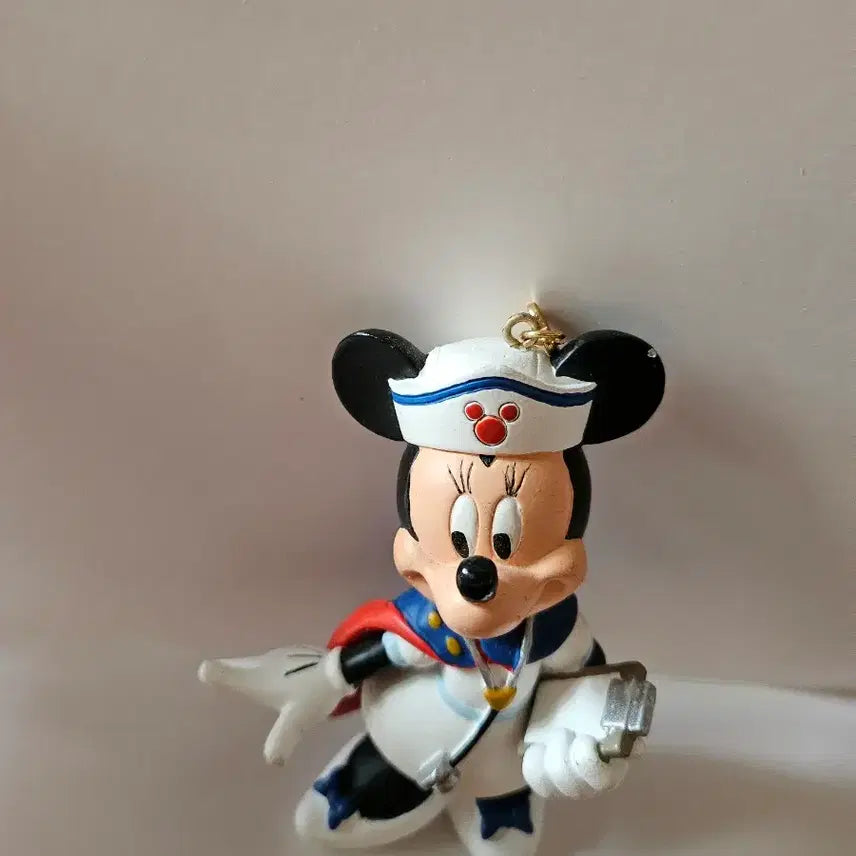 [BUNJANG] Disney Minnie Mouse Nurse Figure / 디즈니 미니마우스 간호사 피규어