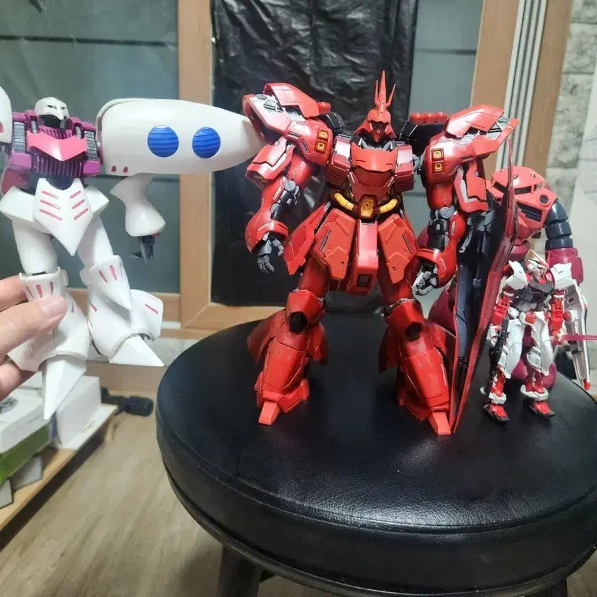 [BUNJANG] Master Grade Sazabi &amp; Various Plastic Models Bundle Set / mg사자비와아이들팝니다