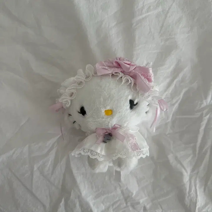 [BUNJANG] Sanrio Cinnamoroll White Frill Plush Keychain / 산리오 챠미키티 화이트프릴 인형 키링