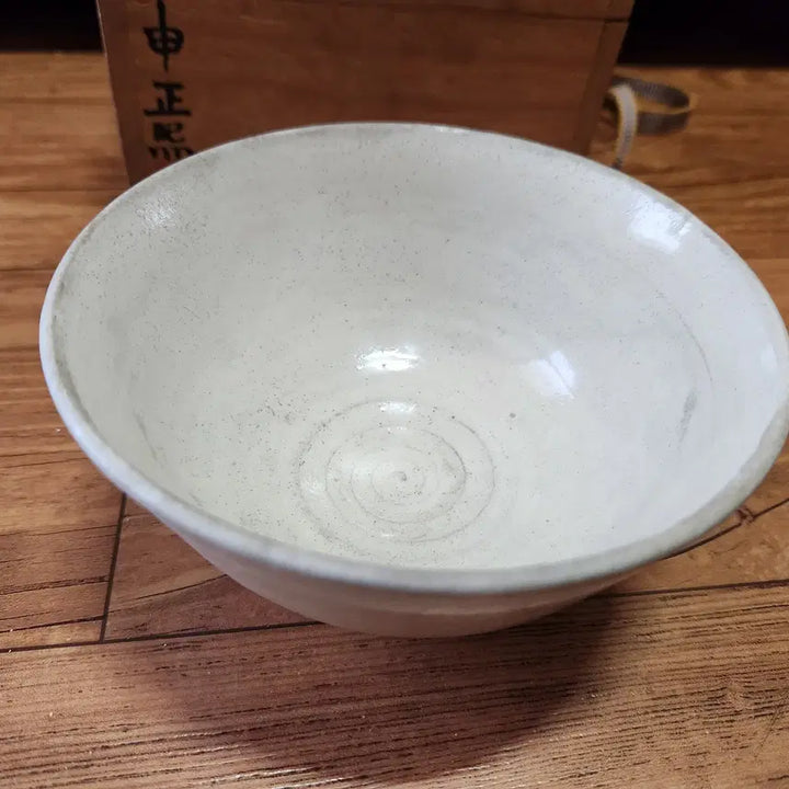 [BUNJANG] Shin Jeong-hee Celadon Tea Bowl (1930-2007) / 장여 신정희( 1930~2007) 분청다완(찻사발)