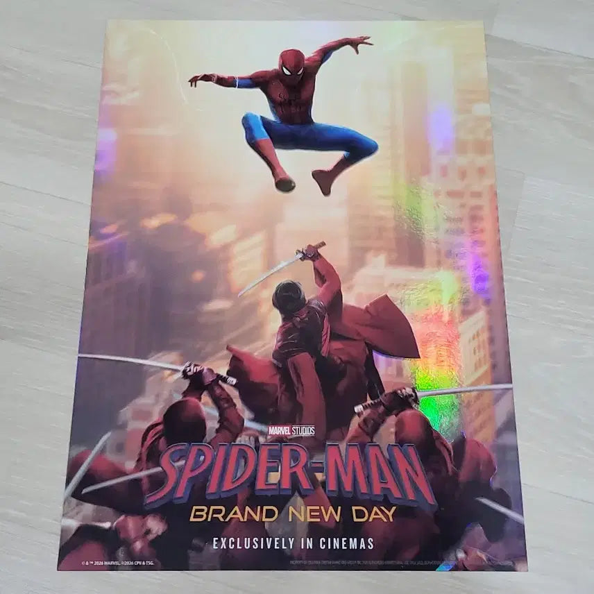 [BUNJANG] Spiderman 3-Set: Key Visual Poster, Cine Archive Poster, Pin Badge / [전용박스 안전포장] 스파이더맨 3종 세트 (키비쥬얼 포스터+시네 아카이브 포스터+핀뱃지)
