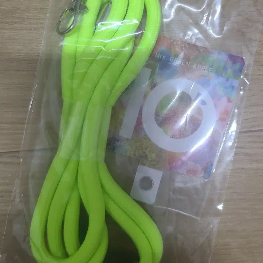 [BUNJANG] Mrs. GREEN APPLE Fluorescent Strap Photocard / Mrs. GREEN APPLE 미세스그린애플 형광색 스트랩 포카 판매