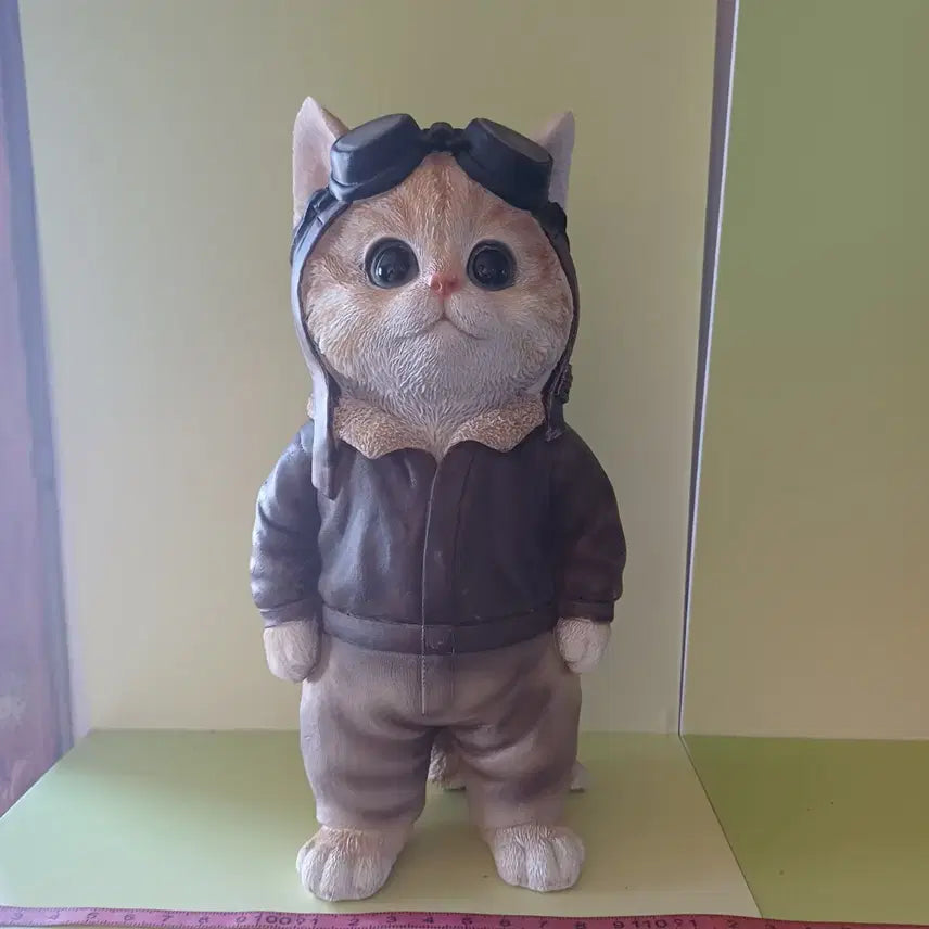 [BUNJANG] Pilot Cat Figurine / 파일럿 고양이 피규어