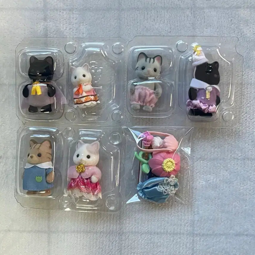 [BUNJANG] Sylvanian Families Midnight Latte Striped Cat Bundle Set / 실바니안 미드나잇 라떼 줄무늬 고양이 일괄 판매